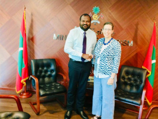 އެމެރިކާގެ ސަފީރު އެލެއިނާ ޓެޕްލިޓްޒްއާ ޓުއަރިޒަމް މިނިސްޓަރު އަލީ ވަހީދު