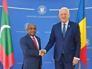 Foreign Minister Abdulla Shahid with Romanian counterpart,Teodor Meleșcanu