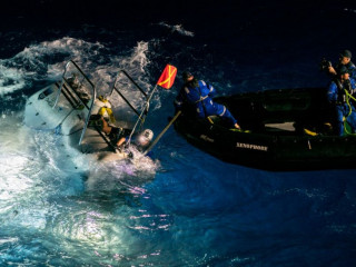 ރެކޯޑް ޑައިވަށް ފަހު ސަބްމަރސިބަލް ލޮނުގަނޑުން މައްޗަށް ނަގަނީ