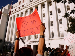 އަލަބަމާގައި އެބޯޝަން މަނާކުރާ ގާނޫނު ފާސްކޮށްފި