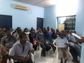 ވިލިމާލޭގައި ހަދާ ވަގުތީ މާރުކޭޓުގެ ގޮޅިތަކުގެ ގުރު ނަގައިފި