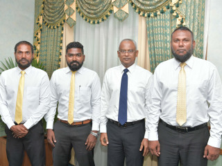 ރައީސް ސޯލިހު މުލަކު އަތޮޅު ކައުންސިލް މެމްބަރުންނާ އެކު