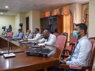 މިނިވަން މުއައްސަސާތަކުގެ ކޮމިޓީ