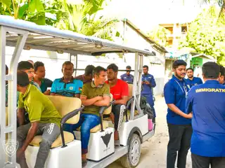 Maldives Immigration has taken 107 expatriates into custody following a special operation conducted in Thoddoo.