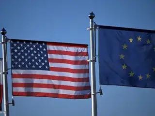 ގްރީންލޭންޑް އެމެރިކާ އިން ހޯދުމަށް ކުރާ މަސައްކަތައް އެއްބާރުލުން ނުދޭ ގައުމުތަކަށް އަދަބު ދޭނެ ކަމަށް ޓްރަމްޕް ވިދާޅުވުމުން އެކަމަށް ވިލާތުން ރައްދު ދީފި