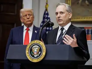 ކާމިޔާބީ އިއުލާން ކުރުމަށް ފަހު، އީރާނުގެ ހަނގުރާމަ އިން ބޭރުވާން ޖެހޭ ކަމަށް ޓްރަމްޕްގެ އިސް އެޑްވައިޒަރަކު ވިދާޅުވެއްޖެ 