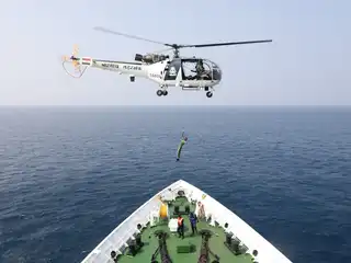 އިންޑިއާ އާއި ރާއްޖޭގެ އަސްކަރިއްޔާ ހިމެނިގެން ކުރިއަށް ގެންދިޔަ އަސްކަރީ ތަމްރީންތައް - ދޯސްތީ17 ގެ ހަރަކާތެެއްގެ ތެރެއިން.