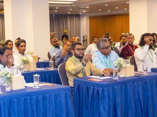 2025 ވަނަ އަހަރު އޮތް އެފްއޭއެމްގެ އެކްސްޓްރާ އޯޑިނަރީ ކޮންގްރެސްގައި ވެލެންސިއާގެ ޗެއާމަން ޢަބްދުالله އަޒްމީން