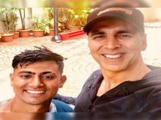 އަކްޝޭއާ ބައްދަލު ކުރަން ހިނގާފަ 900 ކިލޯމީޓަރު ކަނޑަތުކޮށްފި