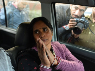 ރޭޕްކޮށް އެއްލާލާފައި އޮތް ދަރިފުޅަށް މަންމަގެ ބަސް: \"ދަރިފުޅާ، މިއަދު އިންސާފު ލިބިއްޖެ\"