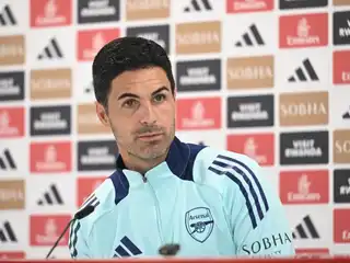 ވުލްވްސް މެޗުގެ ކުރިން އޮތް ނޫސްވެރިންގެ ބައްދަލުވުމުގައި އާސެނަލްގެ ކޯޗު މިކޭލް އާޓެޓާ