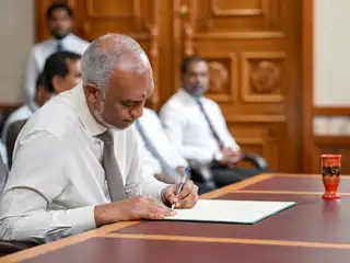 އާމްދަނީން ޓެކްސް ނެގުމުގެ ޤާނޫނަށް 2 ވަނަ އިޞްލާޙު ގެނައުމުގެ ބިލު، ރައީސުލްޖުމްހޫރިއްޔާ ތަސްދީޤުކުރައްވަނީ