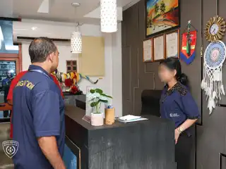 ހުޅުމާލޭގެ ސެލޫންތަކާއި ސްޕާތަކުގައި ގަވާއިދާ ހިލާފަށް މަސައްކަތް ކުރަމުން ދިޔަ 7 ބިދޭސީއަކު ހިފަހައްޓައިފި