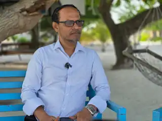 ފަށާއިރު ޕްރޮގްރާމްގައި އެރަށުގެ ކައުންސިލް ރައީސް މުހައްމަދު ވަހީދު ވާހަކަ ދައްކަވަނީ.  