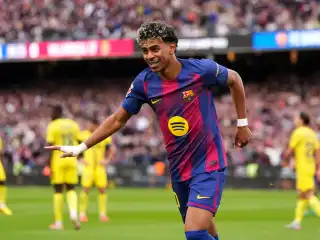 މެޗުގައި ލަނޑު ޖެހުމަށް ފަހު ބާސެލޯނާގެ ޔަމާލް އުފާ ފާޅު ކުރަނީ