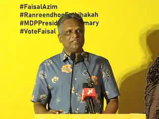 ލޯނު ނަގައި ސަލާންޖެހުމުގެ ސަގާފަތް ނިމުމަކަށް ގެނެސް، އެހެން ގައުމުތަކަށް އެހީތެރިކަން ފޯރުކޮށްދޭ ގައުމަކަށް ރާއްޖެ ބަދަލުވާން ޖެހޭ: އާޒިމް 