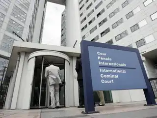 އިންޓަނޭޝަނަލް ކްރިމިނަލް ކޯޓު ގެ ދެ ފަނޑިޔާރަކަށް އެމެރިކާ އިން ފިޔަވަޅު އަޅައިފި