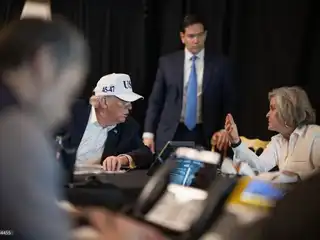 އީރާނަށް އަނެއްކާ ވެސް ހަމަލާ ދިނުމަށް ޓްރަމްޕް ވިސްނަވަމުންދާކަމަށް ރިޕޯޓްތައް ބުނެފި