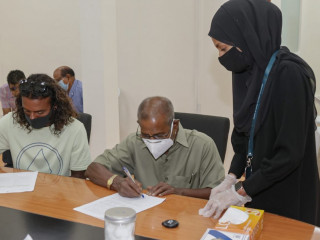 ގުޅީފަޅުން ފްލެޓު ގަތުމަށް ފައިސާ ދެއްކި ފަރާތްތަކަށް ބަދަލު ދިނުމަށް އެގްރީމަންޓްތަކުގައި ސޮއިކުރަނީ