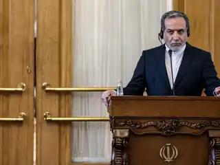 ޖަރުމަނުން ގެންގުޅޭ ދެފުށްކެހެރި ސިޔާސަތުތަކަށް އީރާނުގެ ޚާރިޖީ ވަޒީރު ވަރުގަދަ ރައްދެއް ދެއްވައިފި