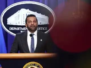 އީރާނުގެ ހެކަރުން، އެފްބީއައިގެ ޑިރެކްޓަރުގެ އީމެއިލް ހެކްކޮށްފި