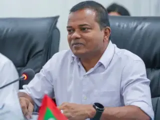 އައްޑޫ ސިޓީގެ މޭޔަރު އަލީ ނިޒާރު