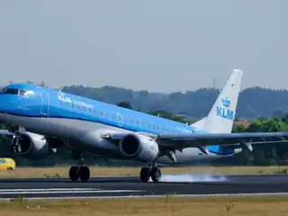 އެއާ ފްރާންސާއި ކޭ.އެލް.އެމް އިން ދުބާއީ އާއި އިޒްރޭލް ހިމެނޭހެން މެދުއިރުމަތީގެ ދަތުރުތައް މެދުކަނޑާލައިފި