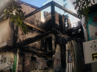 Henveiru building burned in massive fire, demolished