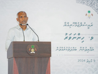 President Muizzu speaking to residents of Hinnavaru island 