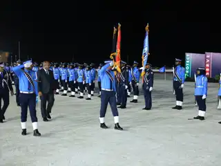 ފުލުހުންގެ 42 ވަނަ އަސާސީ ތަމްރީނު ކޯހުގެ ދަސްވެނިވެ ހިނގާލުމުގެ ރަސްމިއްޔާތުގެ ތެރެއިން.  
