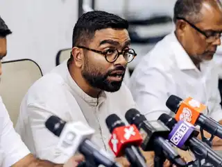 މޯލްޑިވްސް ޖާނަލިސްޓު އެސޯސިއޭޝަން ގެ ރައީސް، އަހުމަދު ނާއިފް (މ): މީގެ ކުރިން ވެސް 