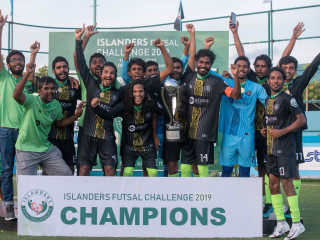 މިދިޔަ އަހަރުގެ އައިލެންޑާސް ފުޓްސަލް ޗެލެންޖުގެ ޗެމްޕިއަންކަން ހޯދި ޑީސީޖޭ ޓީމު