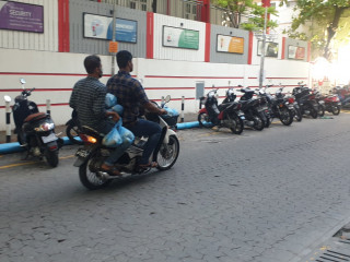 ކޮންމެހެން ބޭރަށް ނުކުރަން ޖެހިގެން ނޫނީ ނުނިކުތުމަށް ކަމާބެހޭ ފަރާތްތަކުން ދަނީ އިތްލިމާސްކުރަމުން