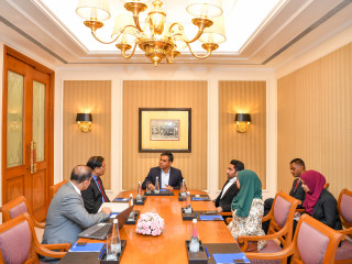 ނައިބު ރައީސް ކެއަރ ހޮސްޕިޓަލްސް ގްރޫޕުގެ އިސްވެރިންނާއި ބައްދަލުކުރެއްވުން