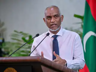 ރައީސް މުއިއްޒު ނޫސްވެރިންނާ ބައްދަލުކުރެއްވުން.