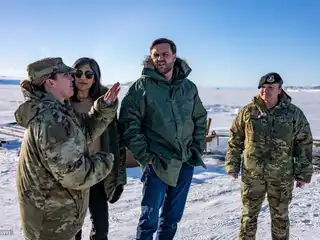 ތަޖުރިބާކާރުން ވިދާޅުވަނީ ގްރީންލޭންޑް ޓްރަމްޕް ހޯއްދަވާނެ ކަމަށާއި، ނެޓޯ ގެ ނިމުމަށް ވިލާތުން ތައްޔާރުވާން ޖެހޭ ކަމަށް