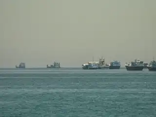 ތެޔޮ ޓޭންކަރަކަށް މިސައިލް ހަމަލާއެއްގައި ދެ ފަޅުވެރިން ގެއްލިއްޖެ