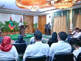 އެމްއޭސީއެލްގައި ބޮޑެތި މުސާރަ ދޭ ސިޔާސީ މަގާމުތަކެއްގައި ބަޔަކު ތިބިކަން ރައީސް މުއިއްޒަށް އެނގިވަޑައިނުގަންނަވާ ކަމަށް ވިދާޅުވެއްޖެ