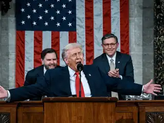 އެމެރިކާގެ ތާާރީޚުގައި އެންމެ ދިގު ތަޤުރީރު، ޓްރަމްޕް ވިދާޅުވީ އޭނާގެ ސިޔާސަތުގެ ސަބަބުން ޤައުމު މިހާރު އޮތީ "ރަން ޒަމާނެއްގައި" ކަމަށް 