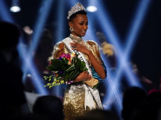 މިސް ޔުނިވާސްގެ މަގާމު ސައުތު އެފްރިކާގެ ރީތީގެ ރާނީއަށް