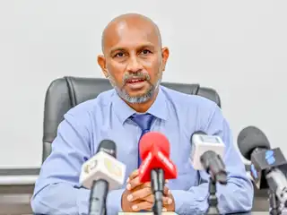 އިންފޮމޭޝަން ކޮމިޝަނަރު އަޙްމަދު އާހިދު ރަޝީދު.