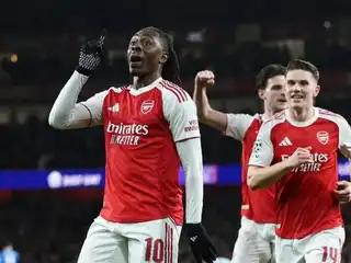 ދެ ވަނަ ލެގު ކާމިޔާބުކޮށް، އާސެނަލް ކުއާޓާ ފައިނަލް އަށް