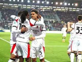 މެޗުގައި ލަނޑު ޖެހުމަށް ފަހު އޭސީ މިލާންގެ ކުޅުންތެރިން އުފާ ފާޅު ކުރަނީ