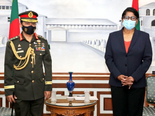 Chief of Army Staff of the Bangladesh Army General SM Shafiuddin Ahmed and Maldivian Minister of Defence Mariya Didi 