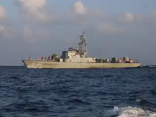 އިންޑިއާގެ އަސްކަރީ އުޅަނދުތަކެއް މާލޭ ގައި ބަނދަރު ކޮށްފި