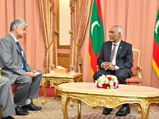 President Dr. Mohamed Muizzu meeting Federal Minister of Information and Broadcasting and Parliamentary Affairs of the Islamic Republic of Pakistan, Murtaza Solangi  