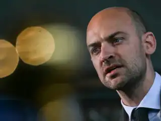 ޔޫރަޕުގެ ސިޔާސީ ނިޒާމު އޮތީ ނުރައްކަލެއްގެ ތެރޭގައި: ފްރާންސްގެ ފޮރިން މިނިސްޓަރު 