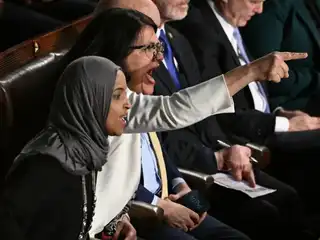 ކޮންގްރެސްގެ މުސްލިމް ދެ މެމްބަރަކު އެމެރިކާ އިން ބޭރު ކުރުމަށް ޓްރަމްޕް ގޮވާލައްވައިފި 