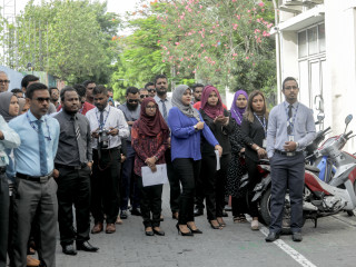 ފެނަކަ ކޯޕްރޭޝަންގައި މަސައްކަތް ކުރާ މުއައްޒަފުންތަކެއް