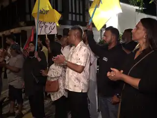 އެމްޑީޕީ އިން ހުކުރު ދުވަހުގެ ރޭ ބޭއްވި މުޒާހަރާގެ ތެރެއިން. 